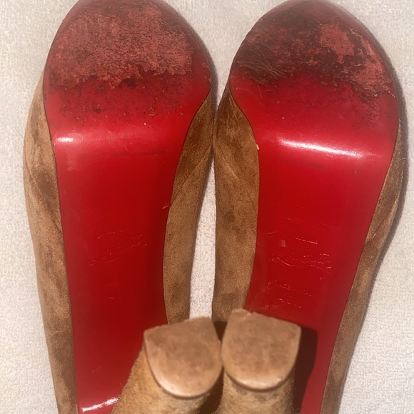 🔥❤️ Christian Louboutin Camel Suede Platform Heels - Picture 9 of 11